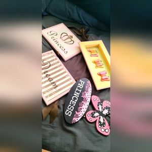 Bundle of 4 hanging decor pieces